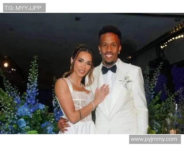 足球明星妻子因婚姻问题宣布离婚 双方情感纠葛引发舆论关注 足球明星妻子因婚姻问题宣布离婚 双方情感纠葛引发舆论关注